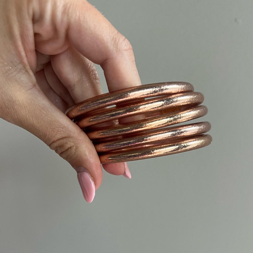 NEW Budhagirl all weather bangles set of 5 Rose gold pink pool summer - Picture 3 of 3